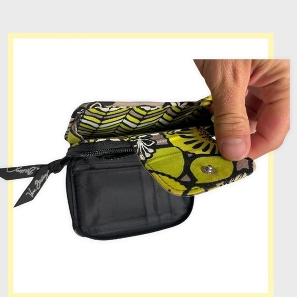 Vera‎ BRADLEY ID Wallet Wristlet Yellow and Black Floral - Picture 4 of 6